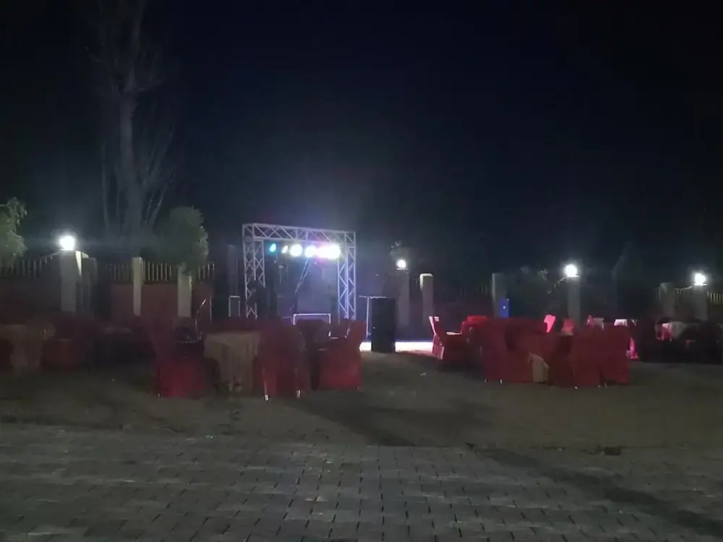 Pops Hotel and Restaurant