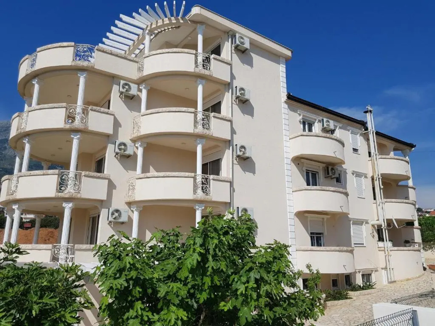 Apartaments Crown Silvia