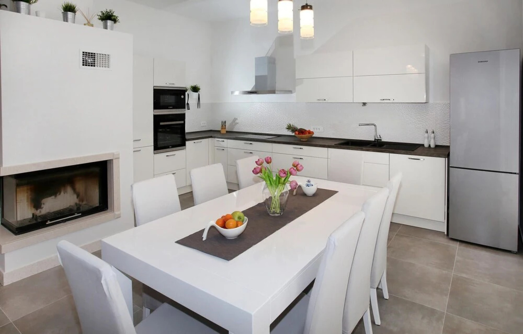 Beautiful Home in Grohote With Wifi, 4 Bedrooms and Sauna