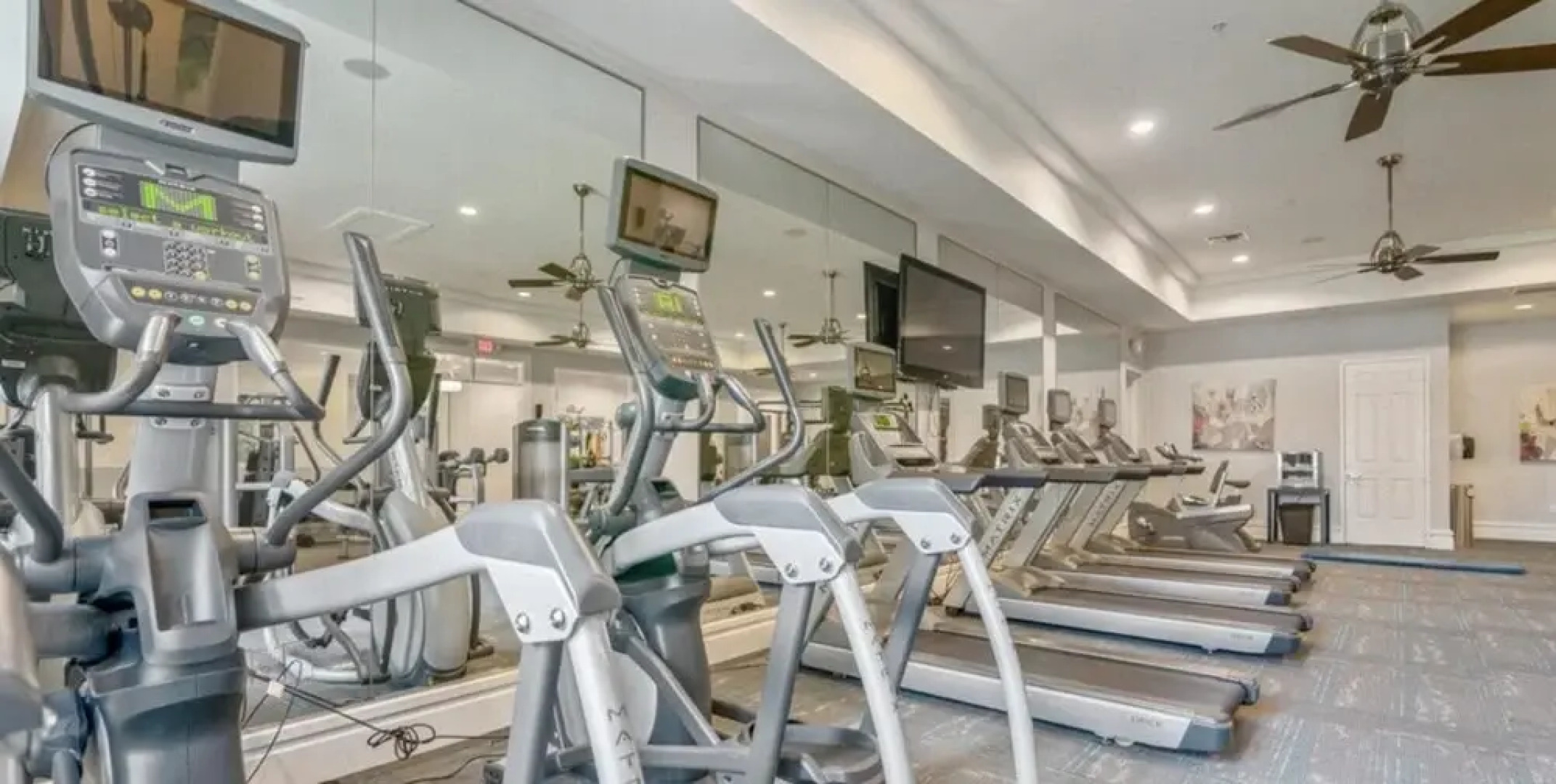 Landing Modern Apartment With Amazing Amenities Id5223