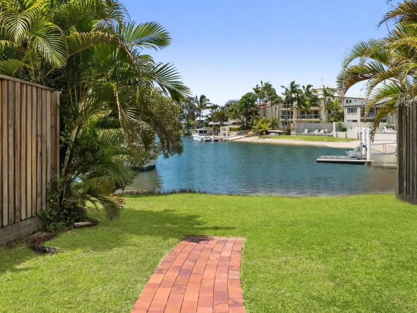 Belmondos Unit 4 Noosa Parade 81