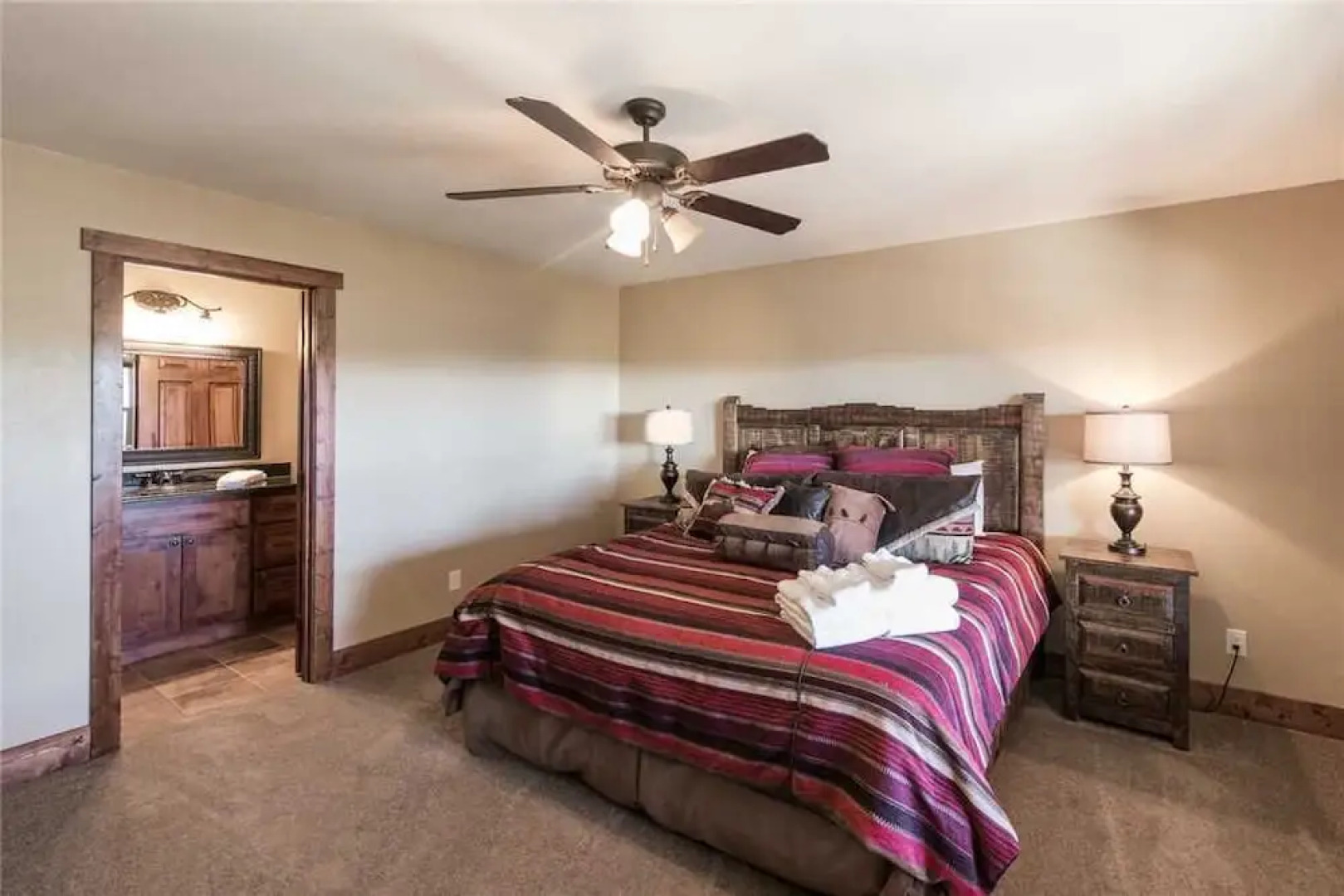 Abbey Lodge - Nine Bedroom Cabin with Hot Tub