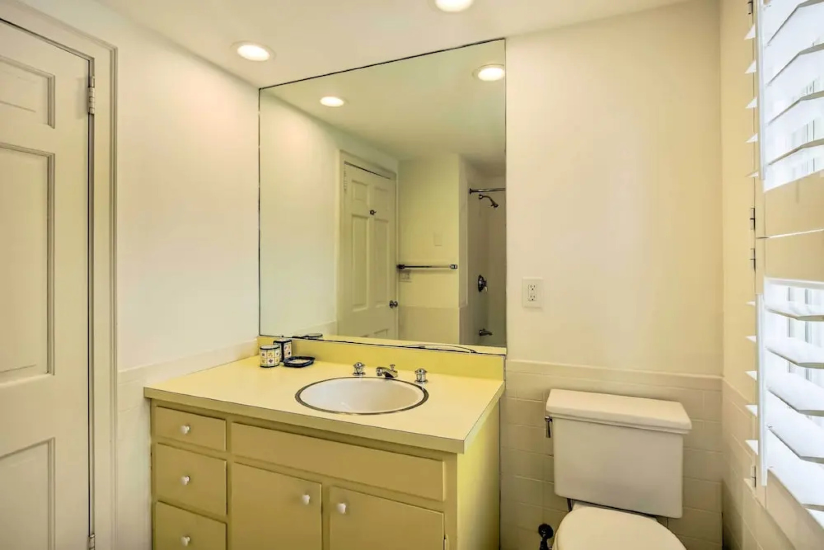 1/2 Mi to Beach: Hyannis Port Gem w/ BBQ & Views