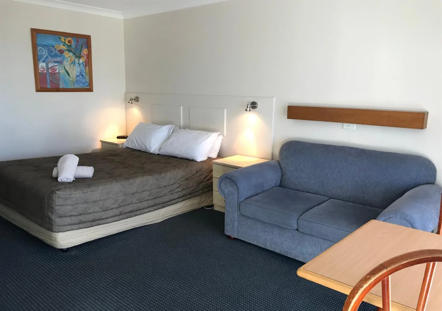 Holiday Lodge Motor Inn