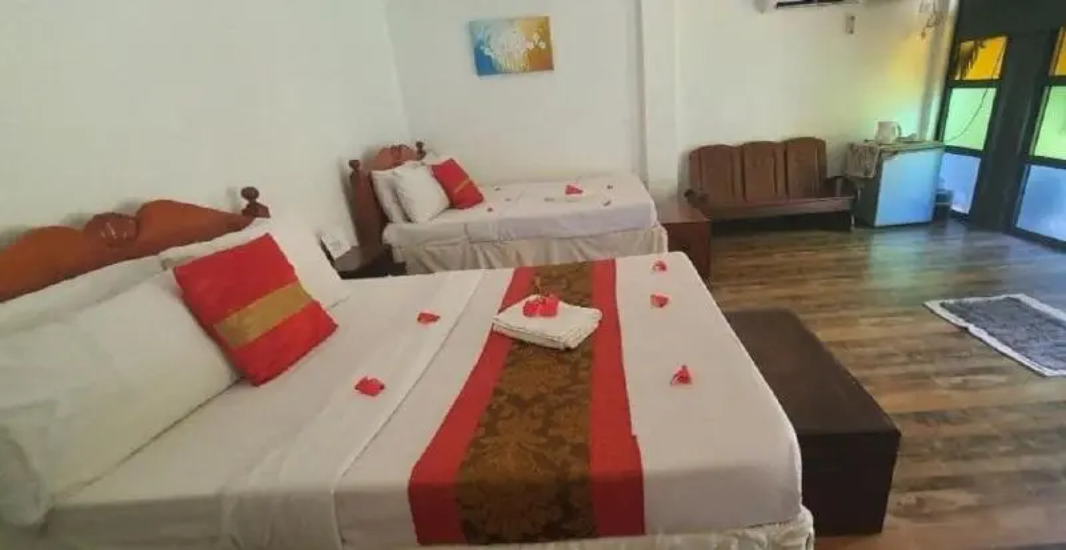 RedDoorz @ Evangeline Beach Resort