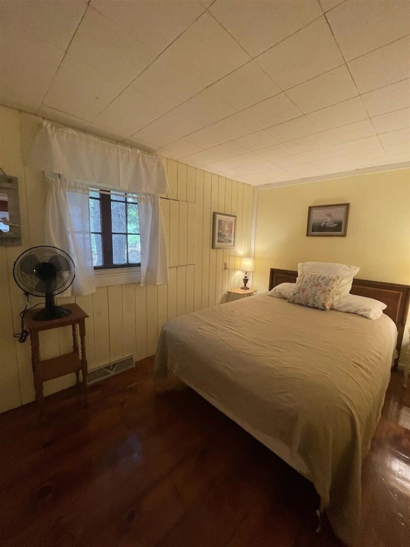 Little Sandy-limit 8 3 Bedroom Cottage by RedAwning