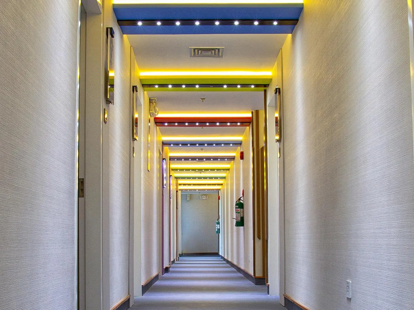 Hotel DreamWorld North EDSA