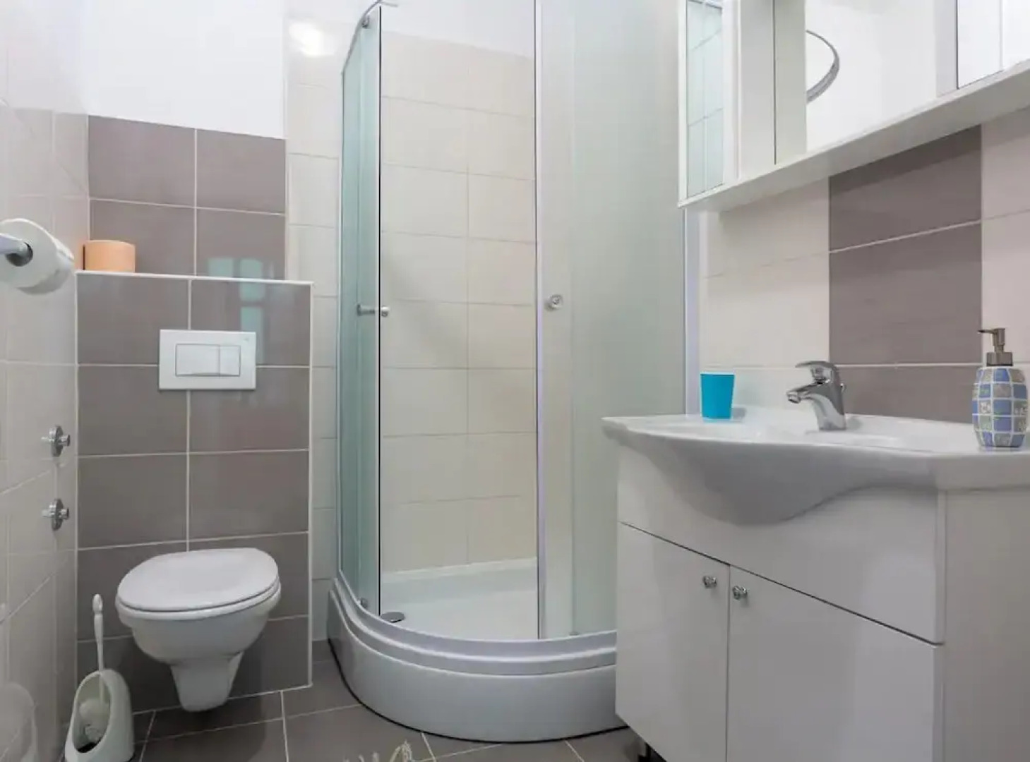 Sunny Escape Holiday Home Dicmo With Pool and Gym