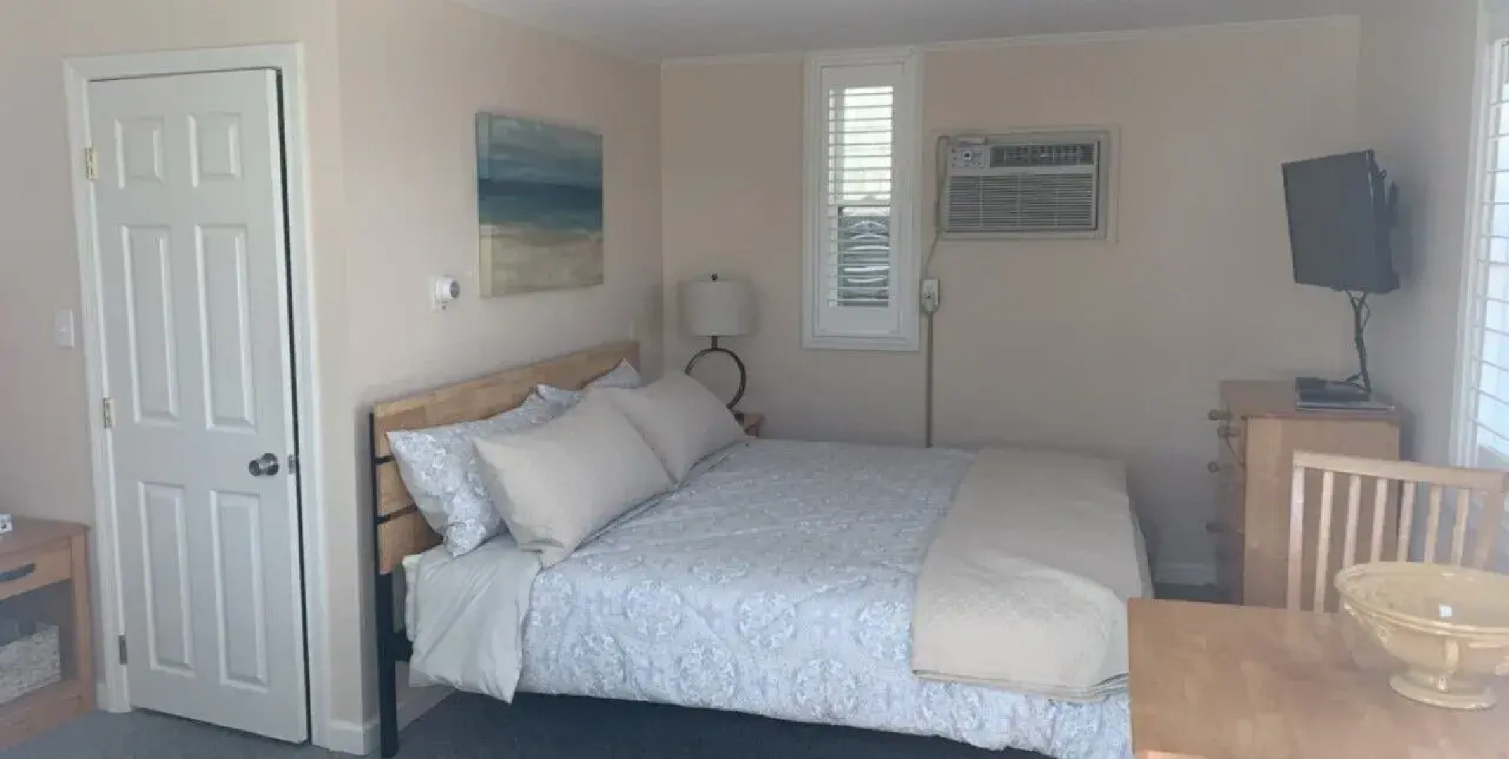 Vineyard Harbor Motel - Private Beach