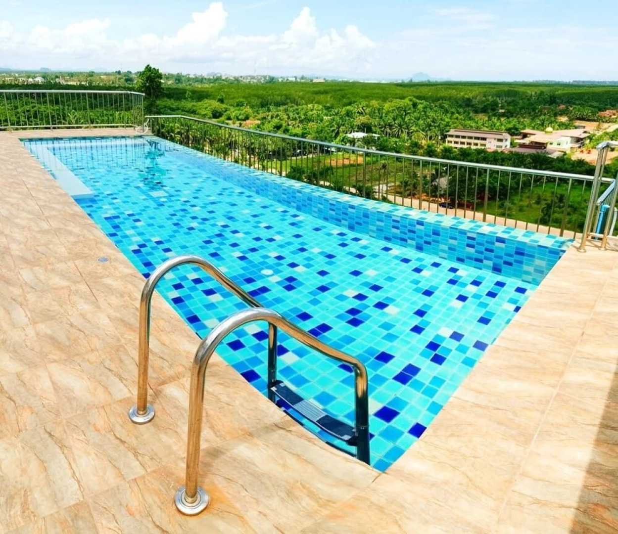 The Royal Suite By The Ozone Condo