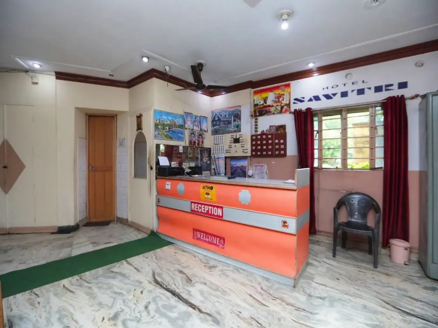 SPOT ON 45472 Hotel Savitri