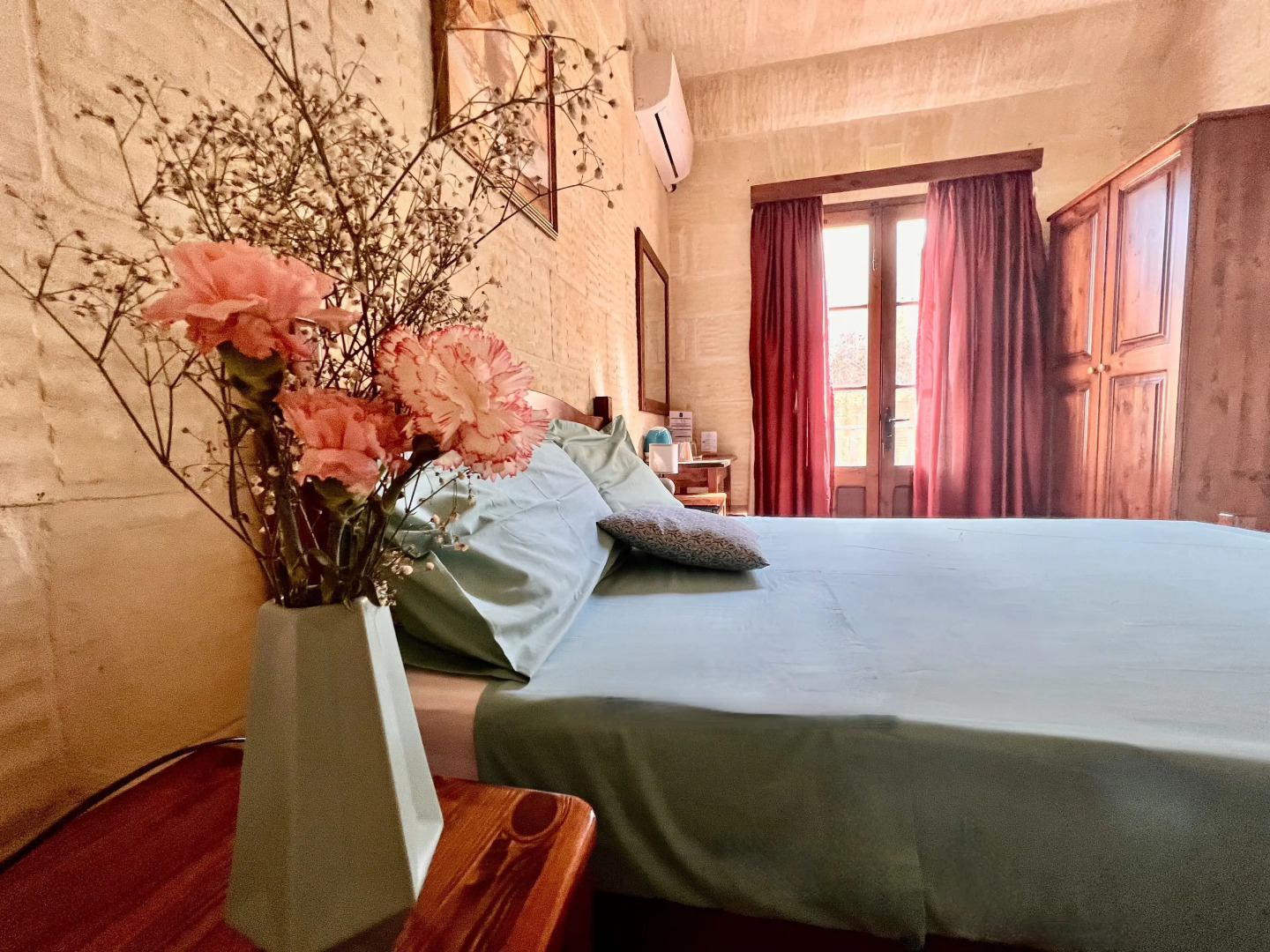 Grotto's Paradise B&B