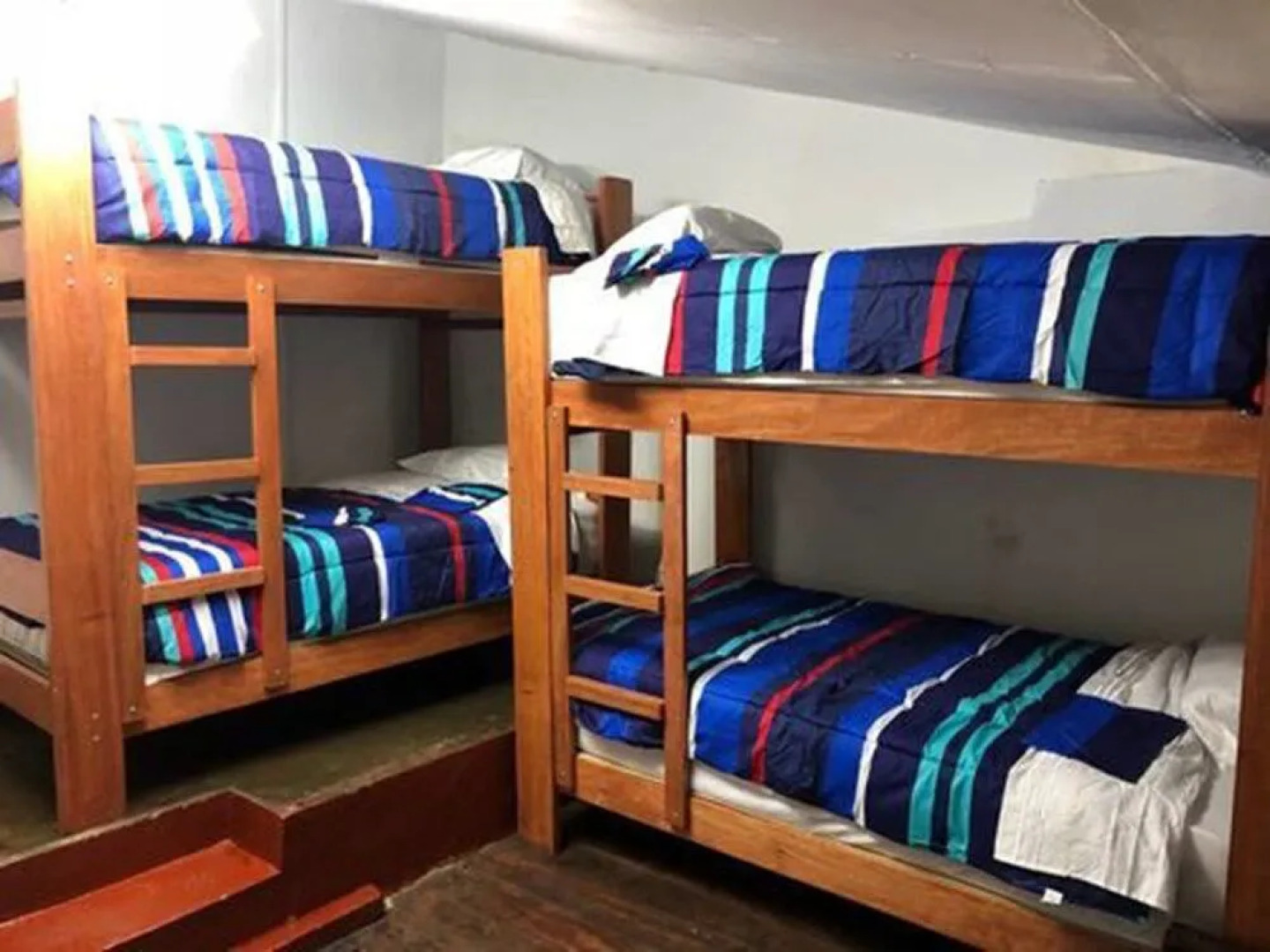 Déjà Vu Backpackers