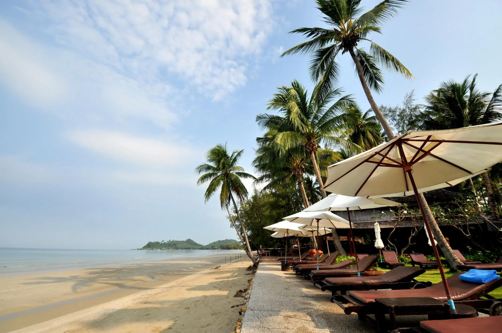 Курортный отель Santhiya Tree Koh Chang Resort