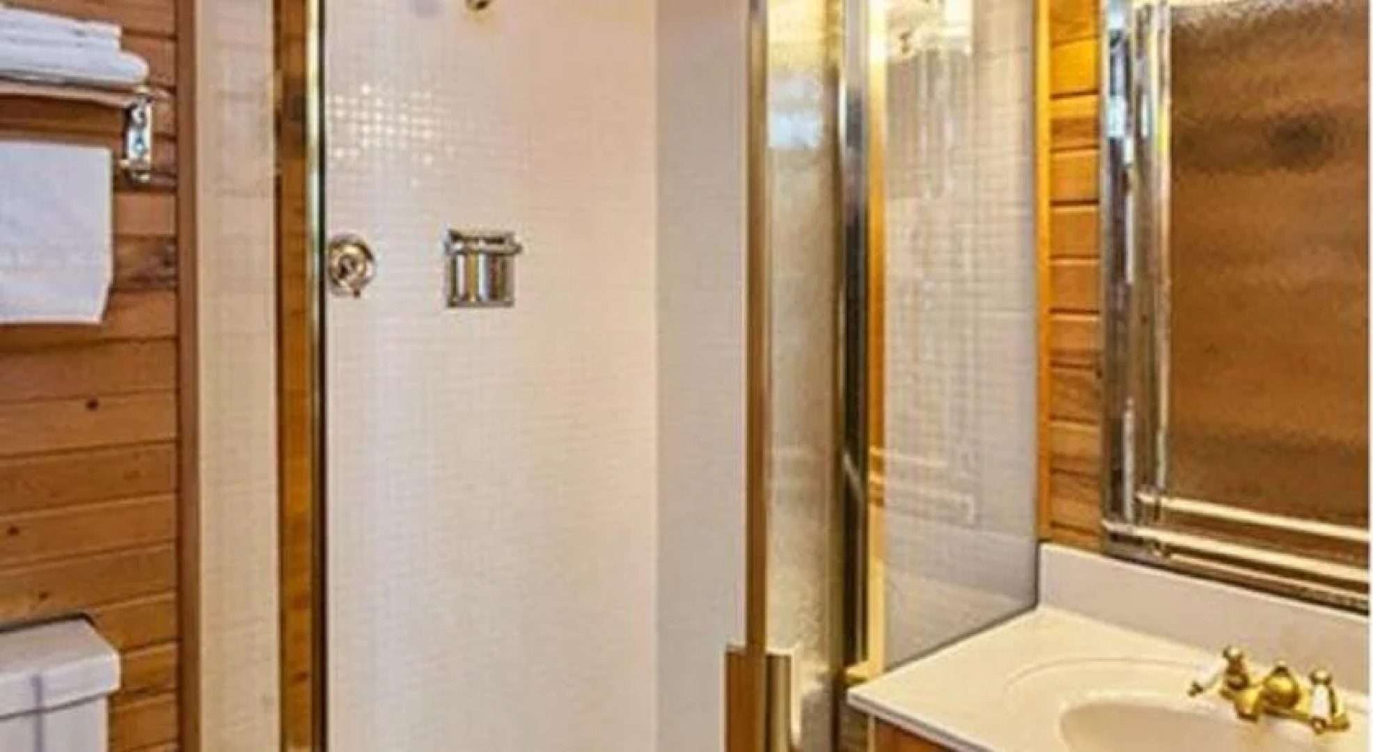 Voyageur Lakewalk Inn