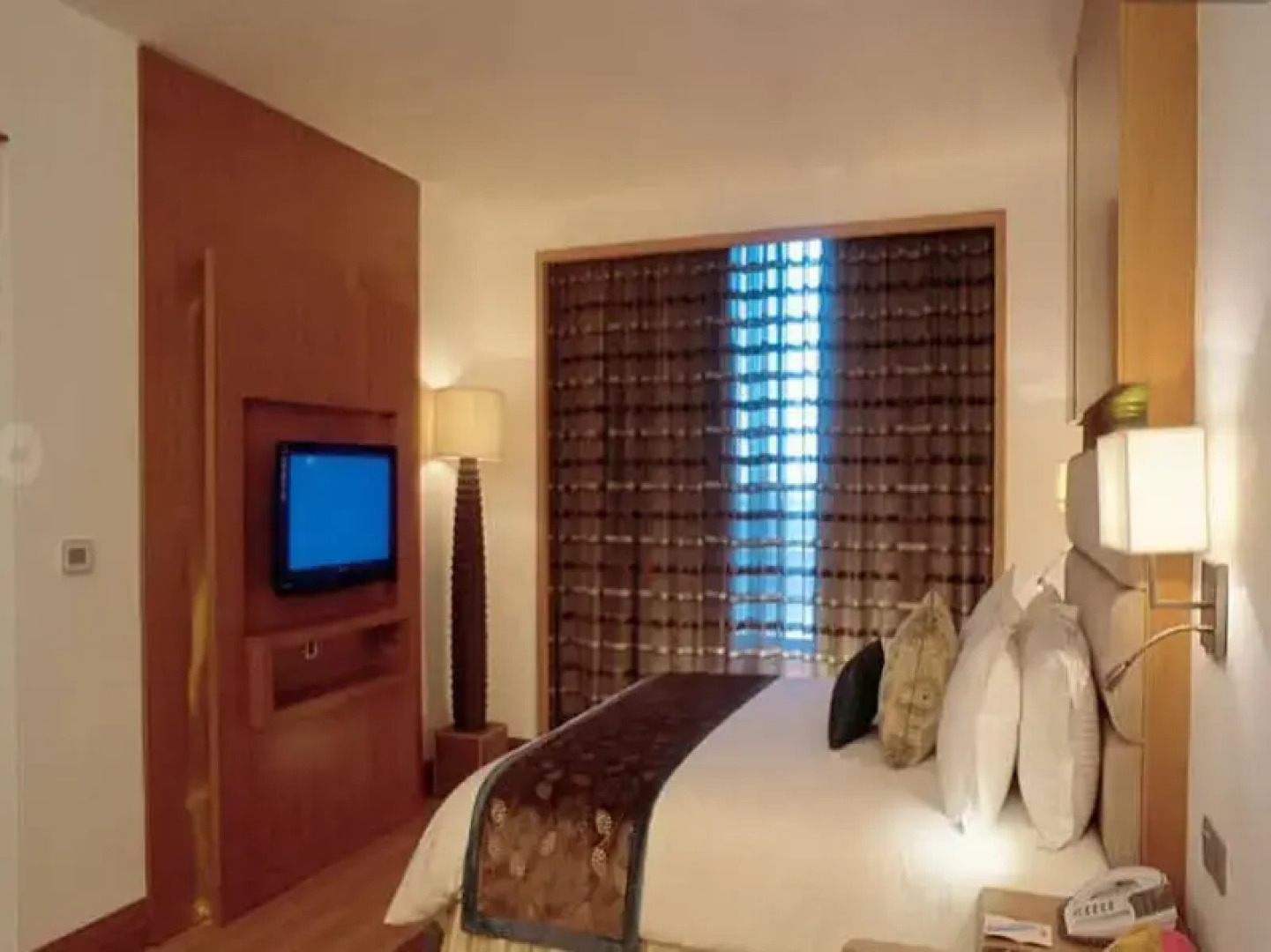 NIRVANA Hotel I Banquets I Club