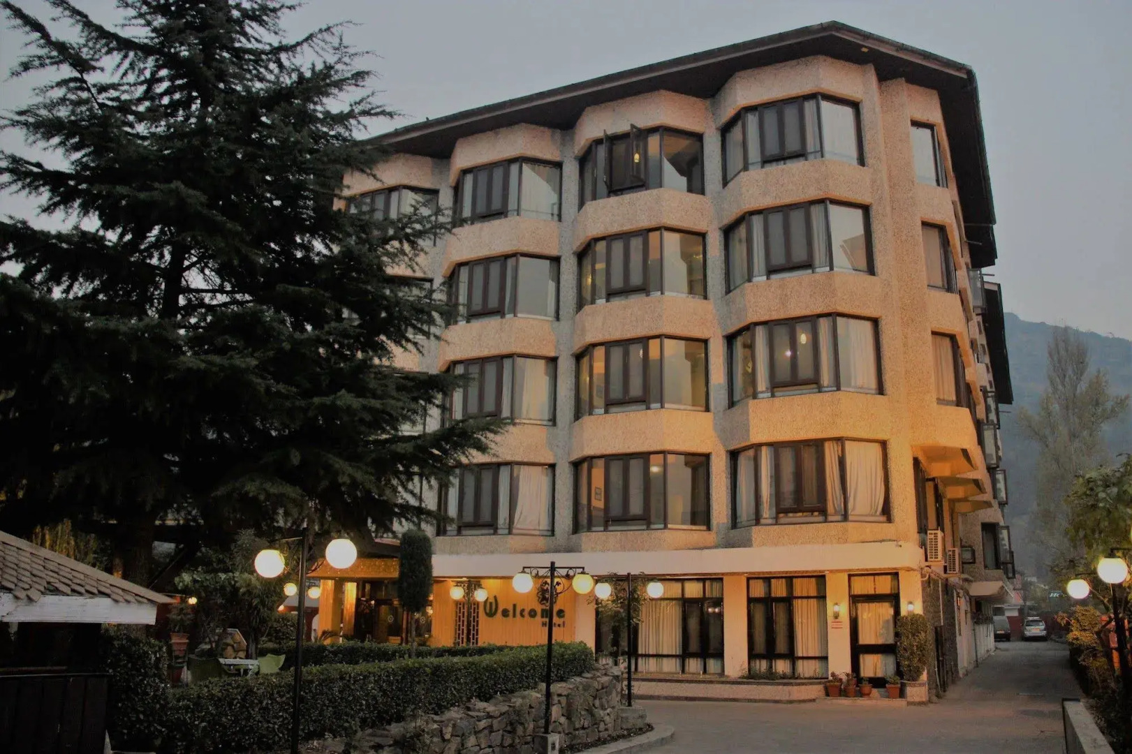 Welcome Hotel at Srinagar