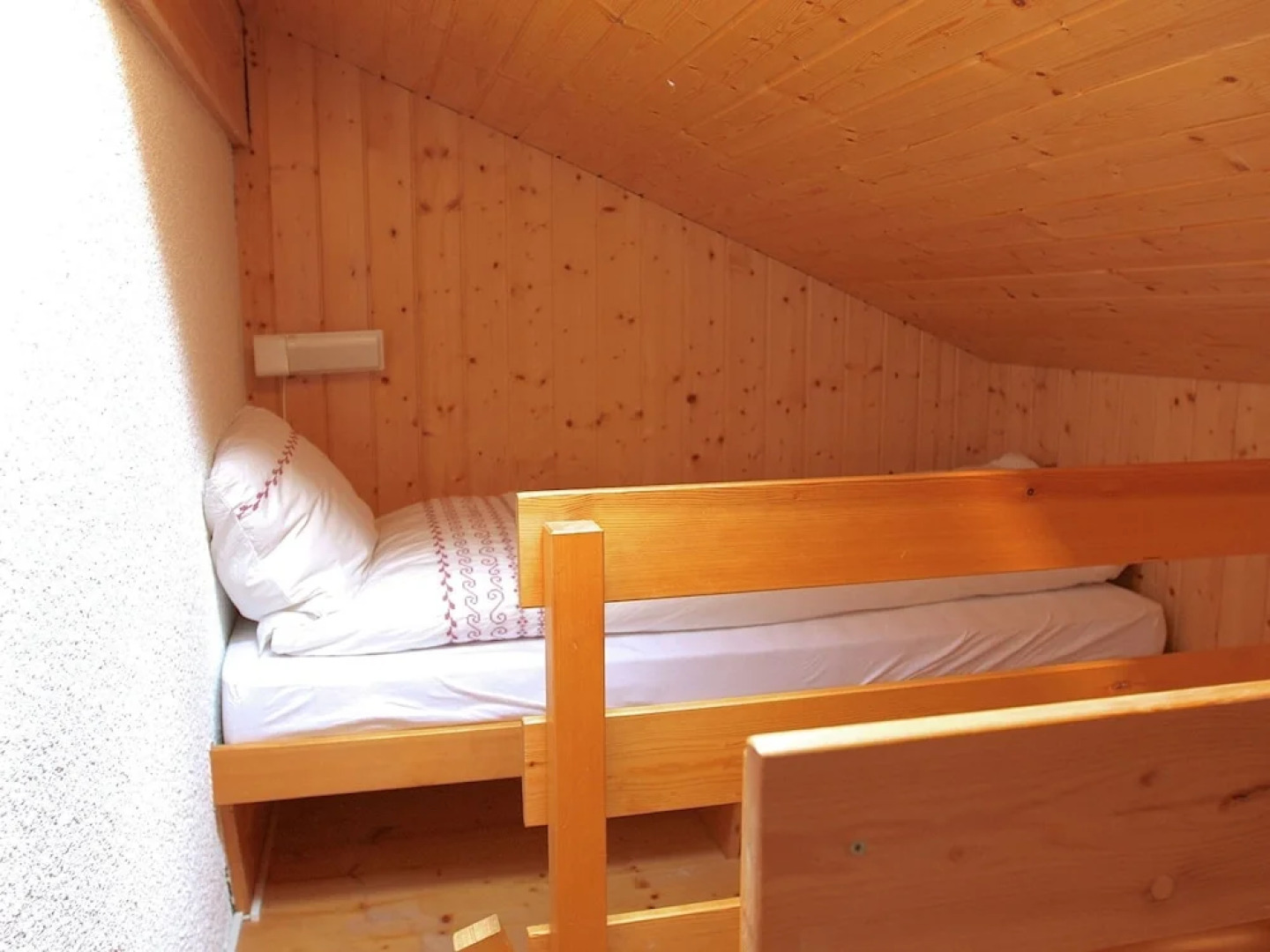 Cozy Apartment with Balcony in La Tzoumaz