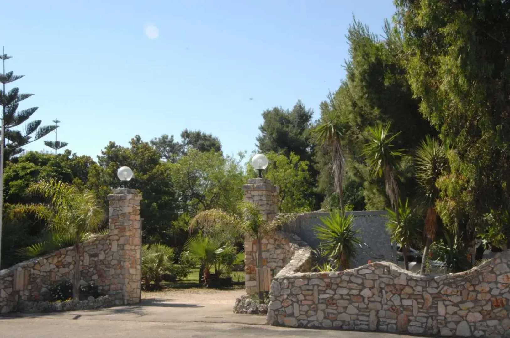 Racar Hotel & Resort