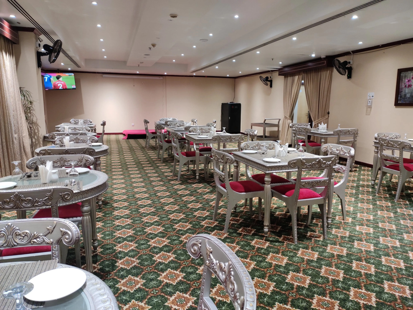 Отель Wescott Plaza Hotel Apartment