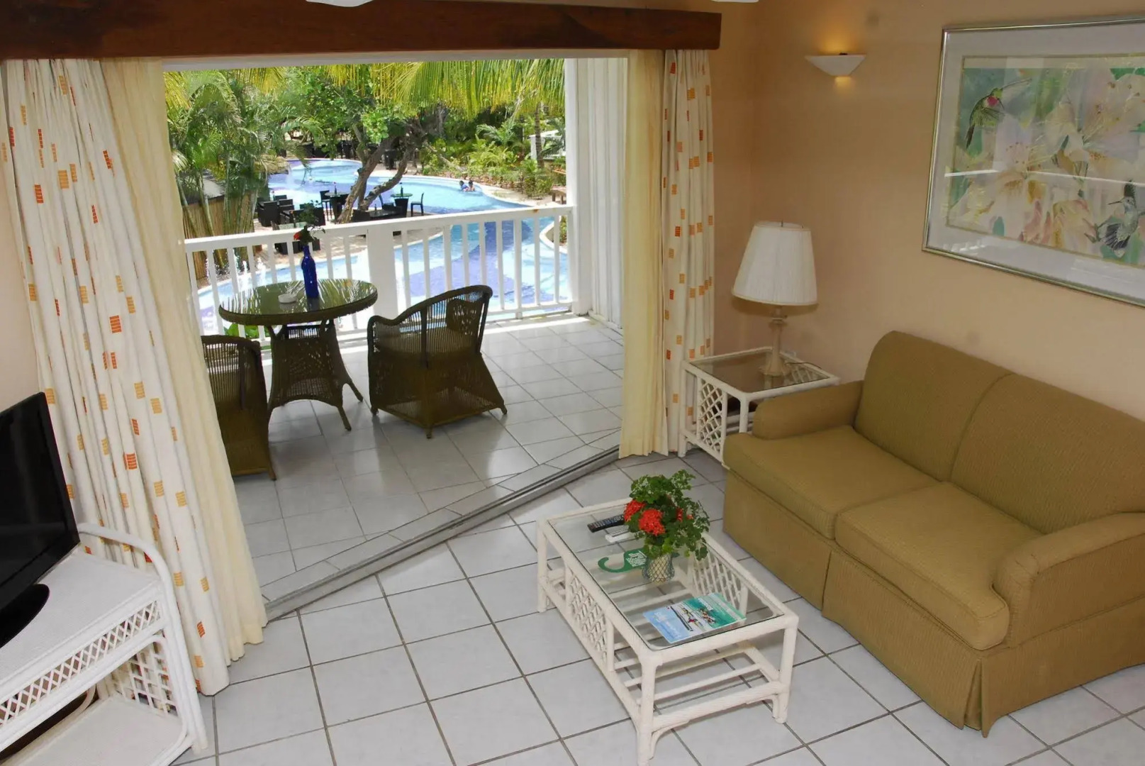 Paradise Beach Hotel & Resort