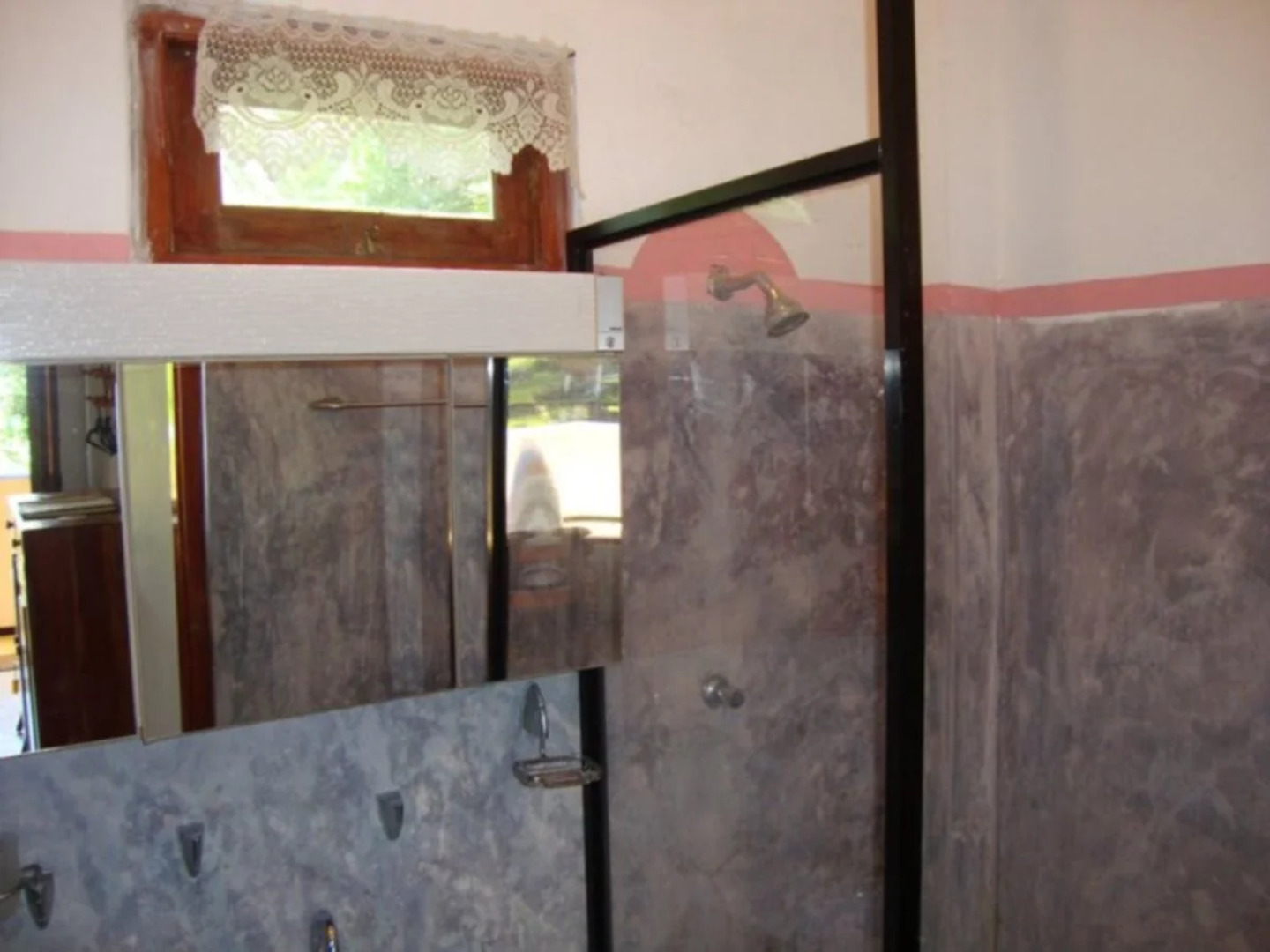 Black Beauty Guesthouse