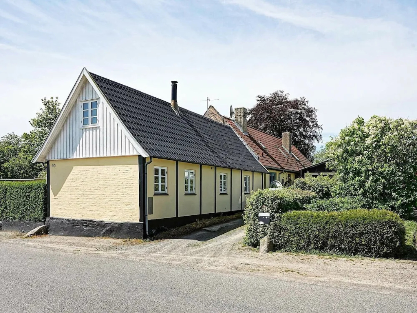 Rustic Holiday Home in Aakirkeby on Natural Plot