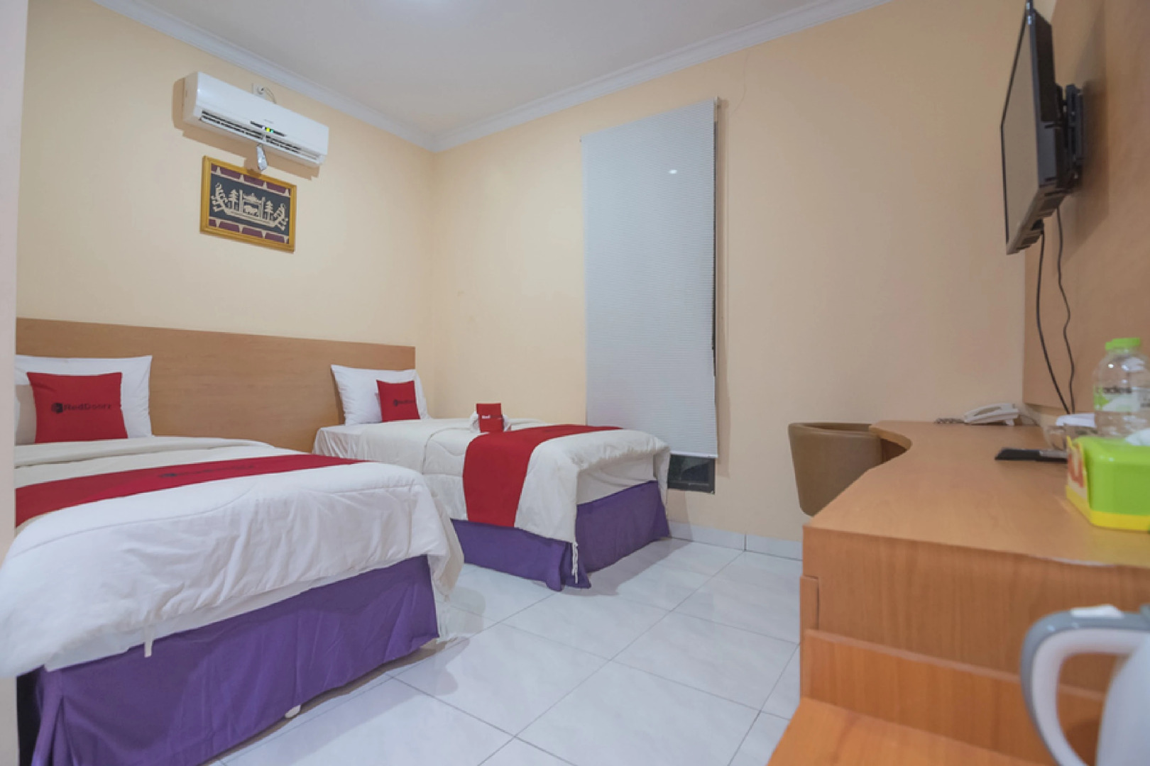 RedDoorz Premium @ Kahai Beach Lampung