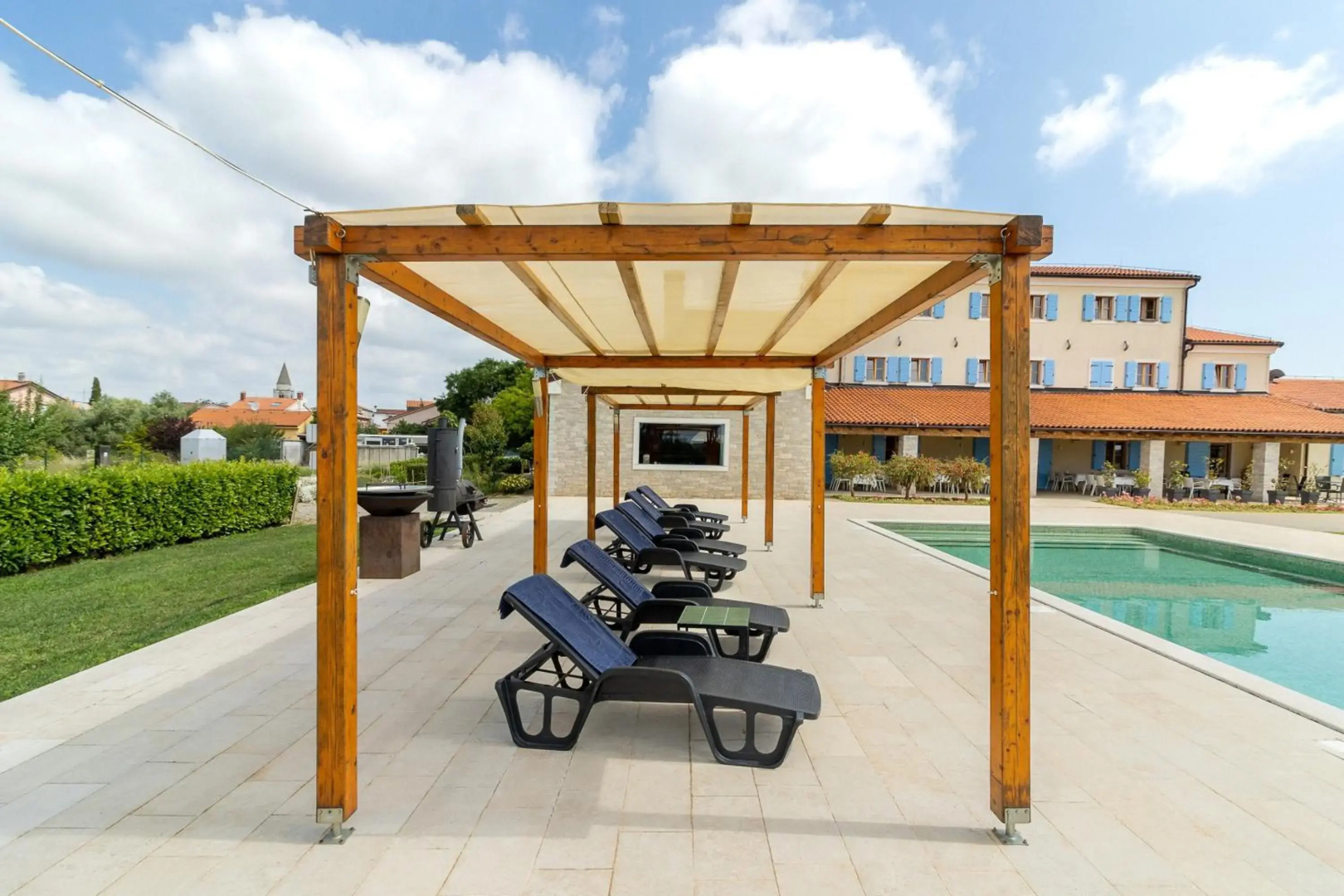 Hotel & Restaurant Velanera