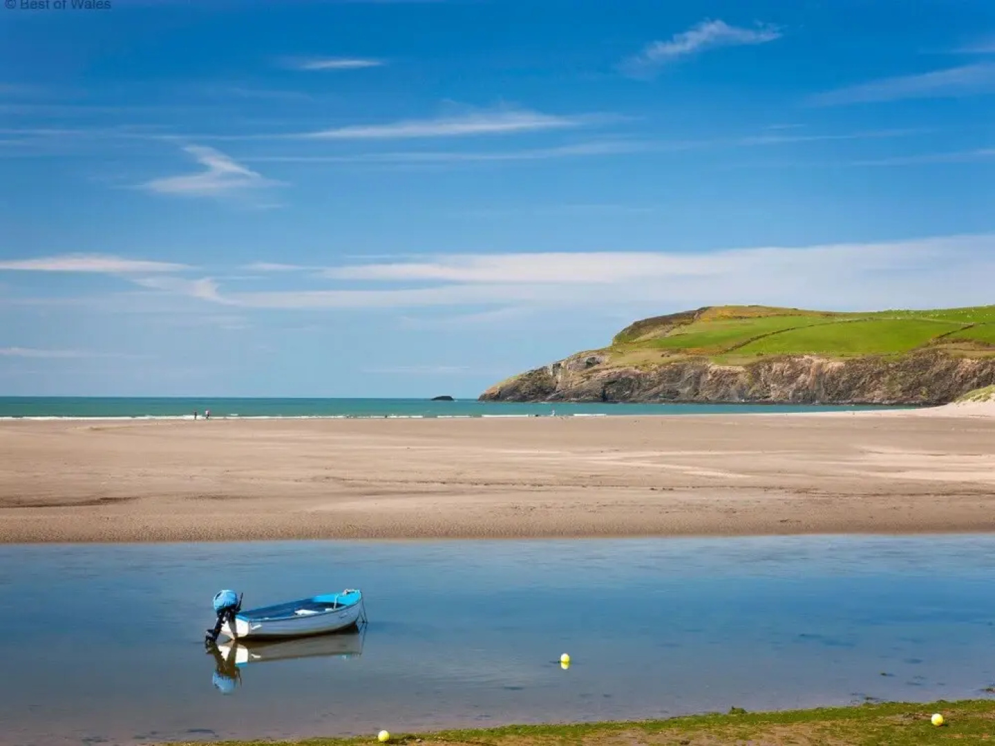 Dau Draeth Dinas Cross
