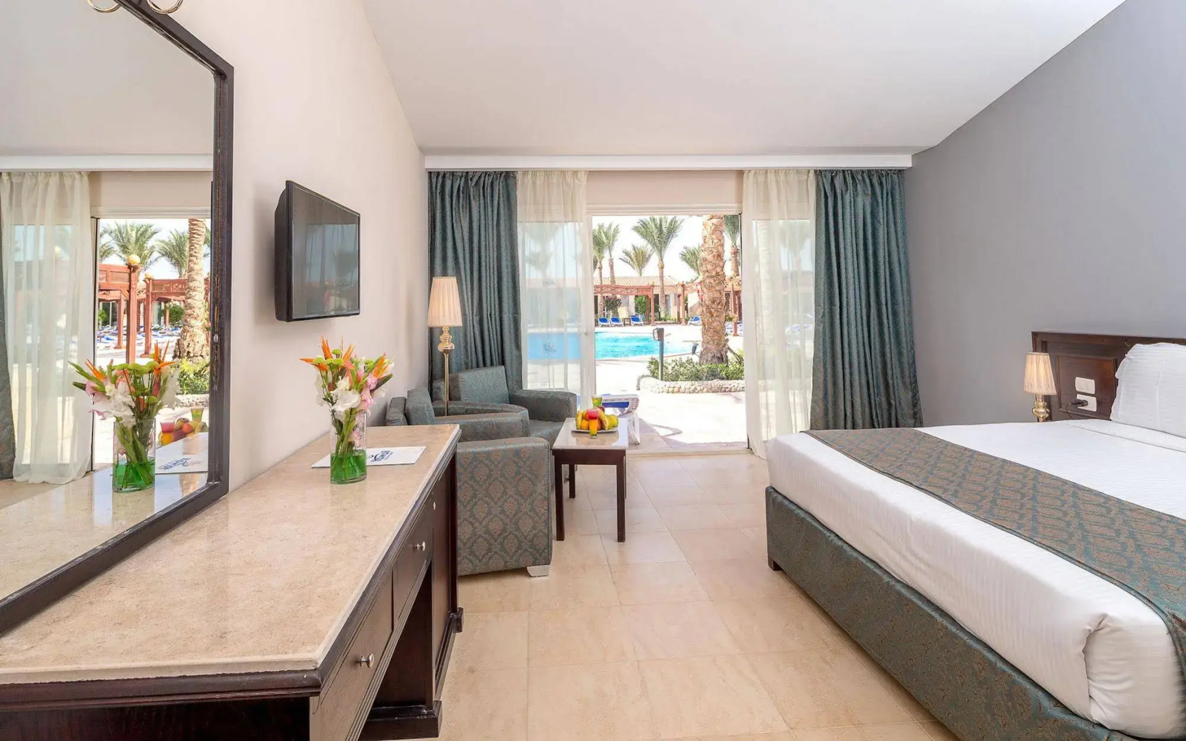 Hawaii Riviera Aqua Park Resort