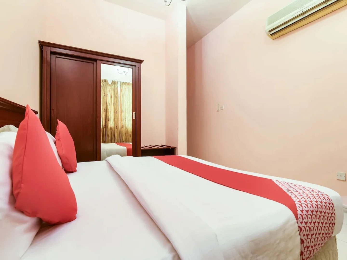 Oasis Hotel Apartment