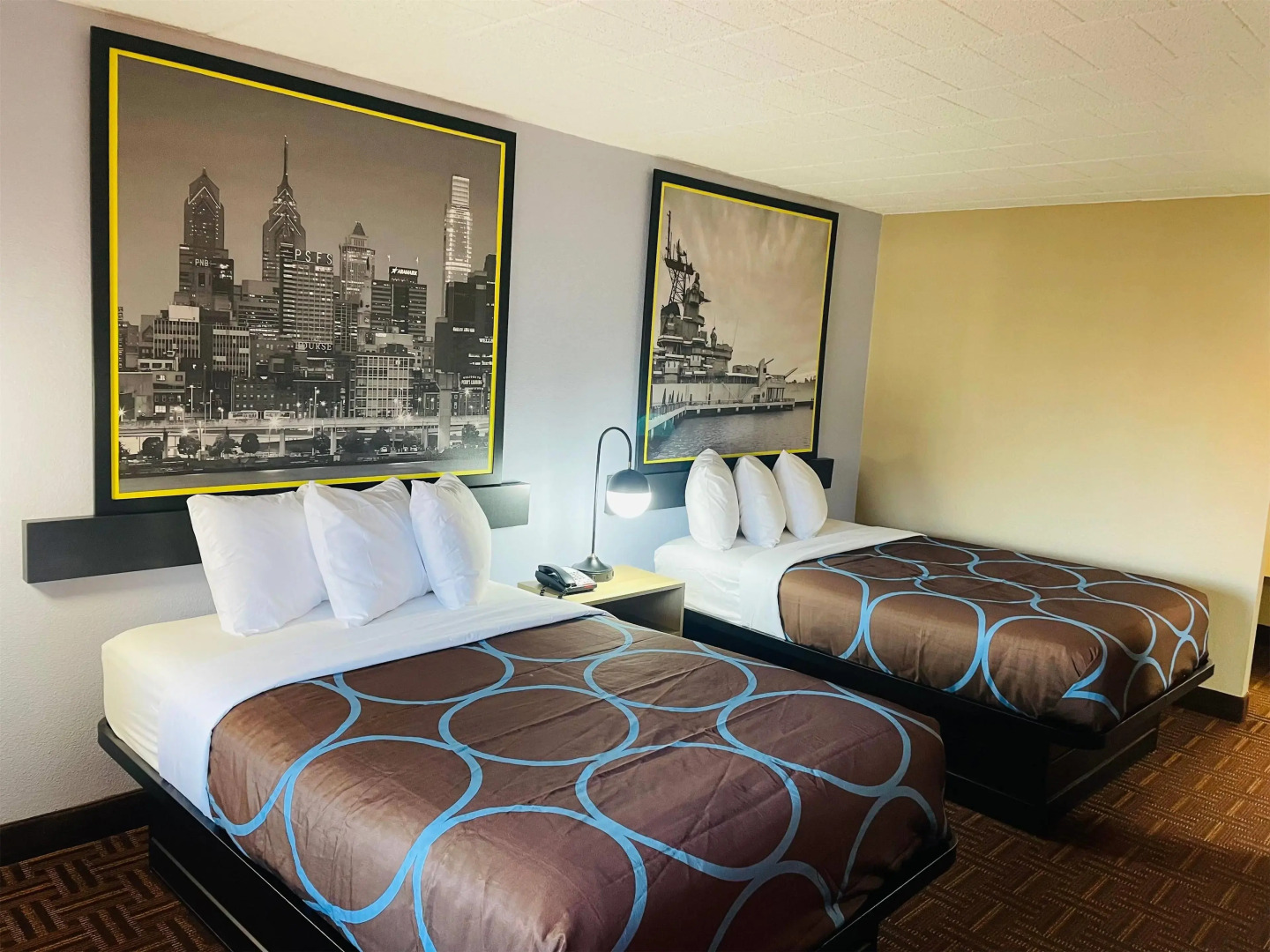 Super 8 by Wyndham Gloucester