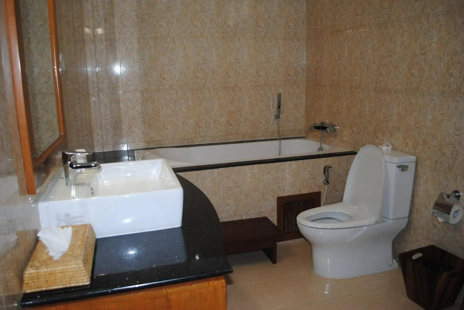 Myitkyina Plam Spring Resort Hotel