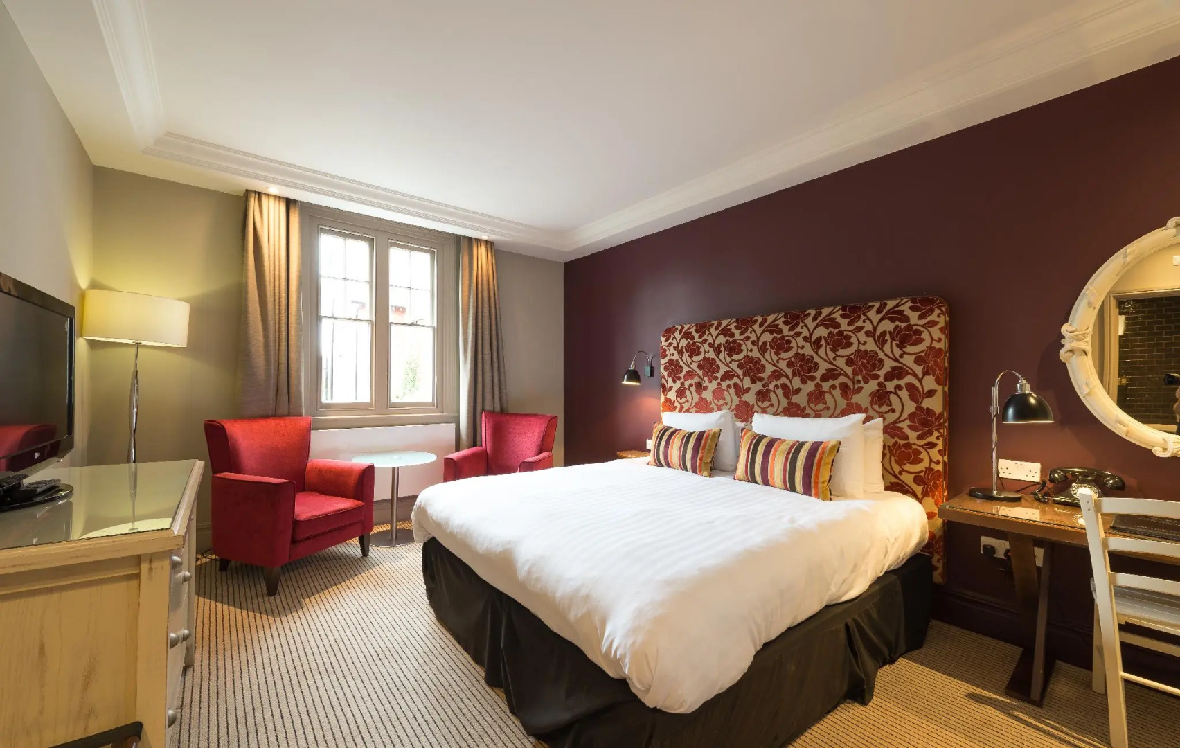 The Crown Manor House Hotel