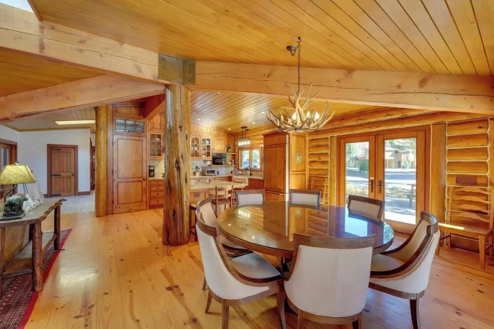 Sun Valley Log Home w/ Hot Tub & Mtn Views!
