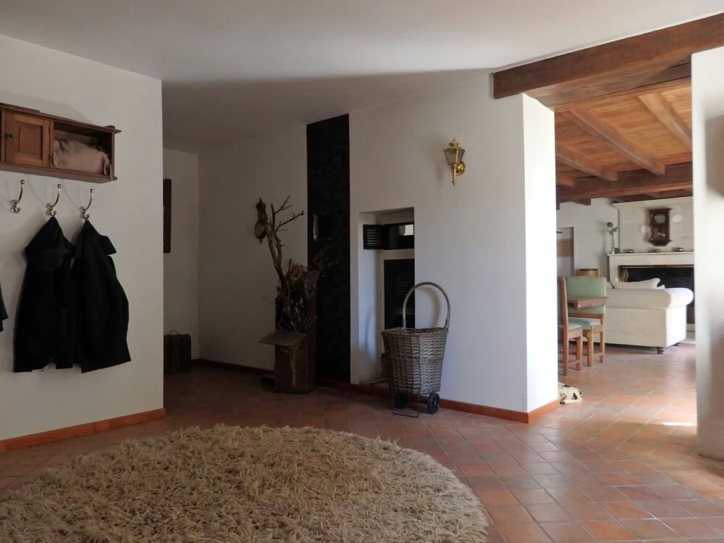 18th Century Farmhouse With Spacious Covered Terrace, Nearby Poitiers and Chinon