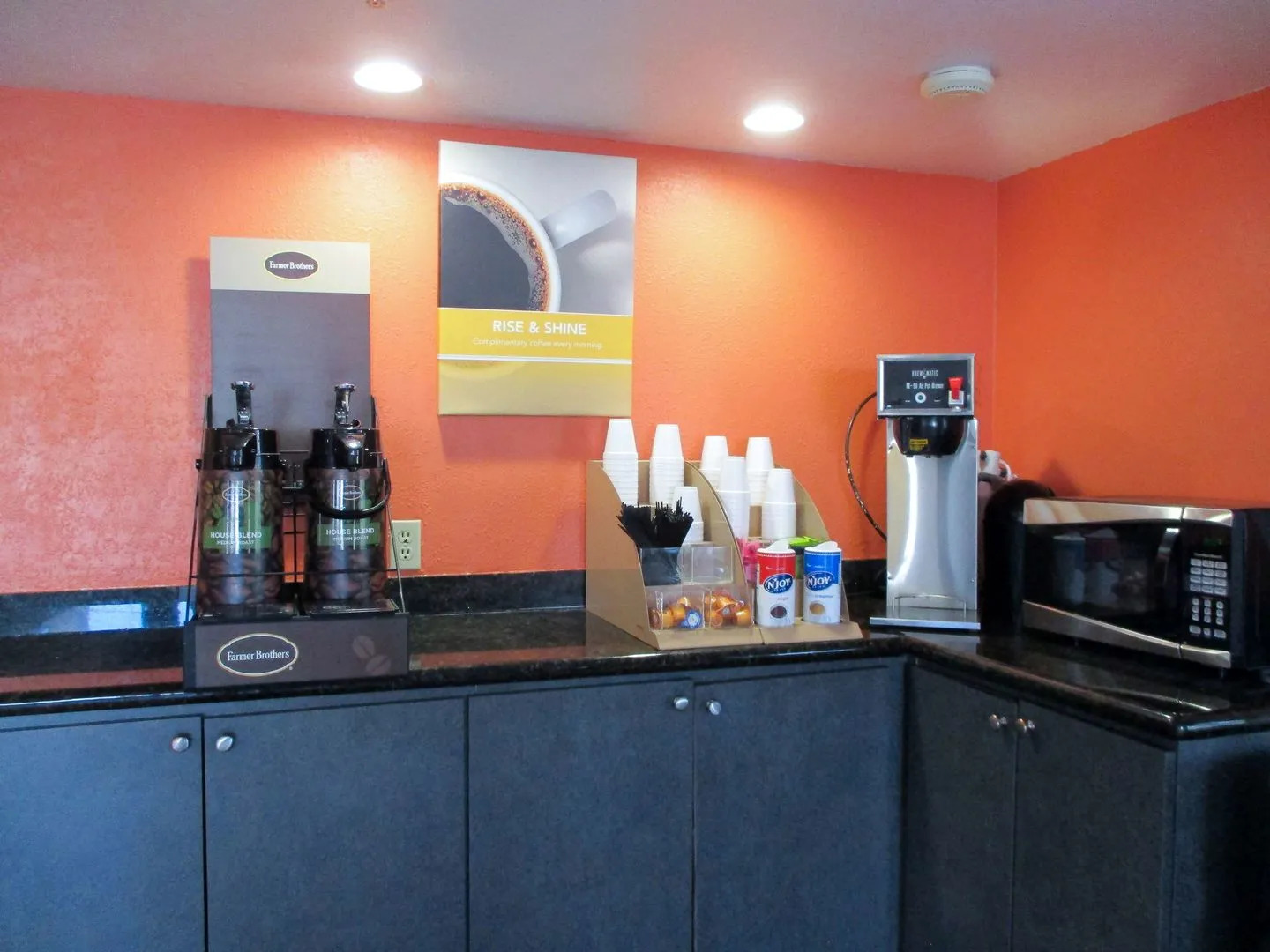 Rodeway Inn & Suites Thousand Palms - Rancho Mirage