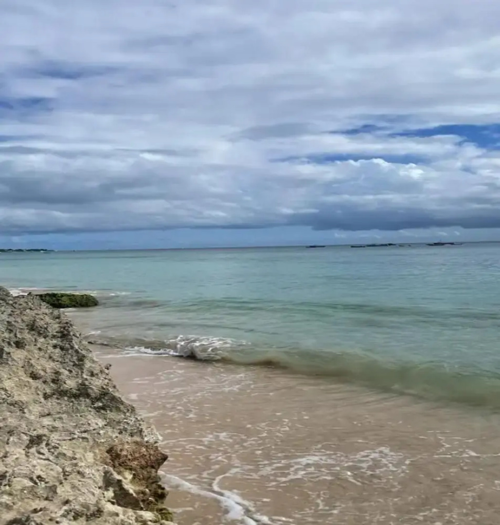 Villa Francoise - 4 Bedroom Beachfront w Pool