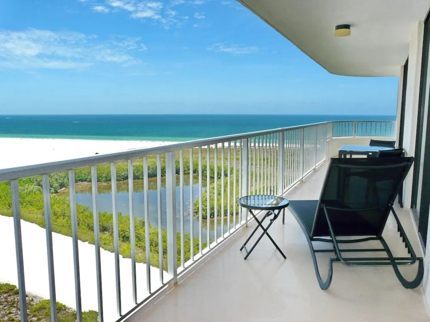 South Seas Tower 4-1711