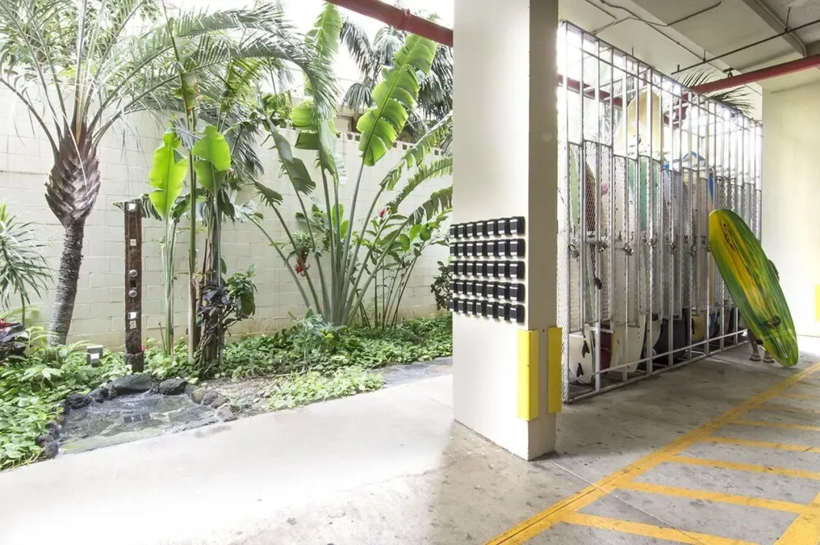 Island Colony 807 - Studio condo by RedAwning