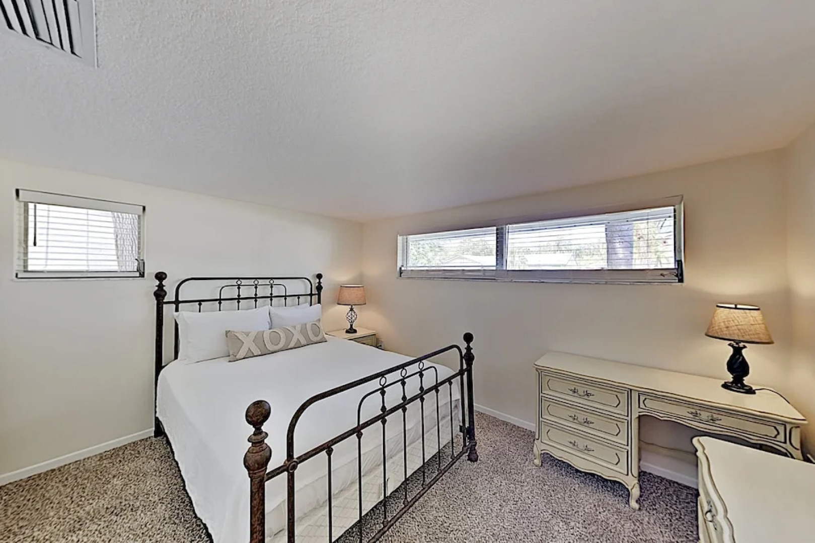 Canal-front Coastal Boat Dock & 2 Kayaks! 2 Bedroom Home