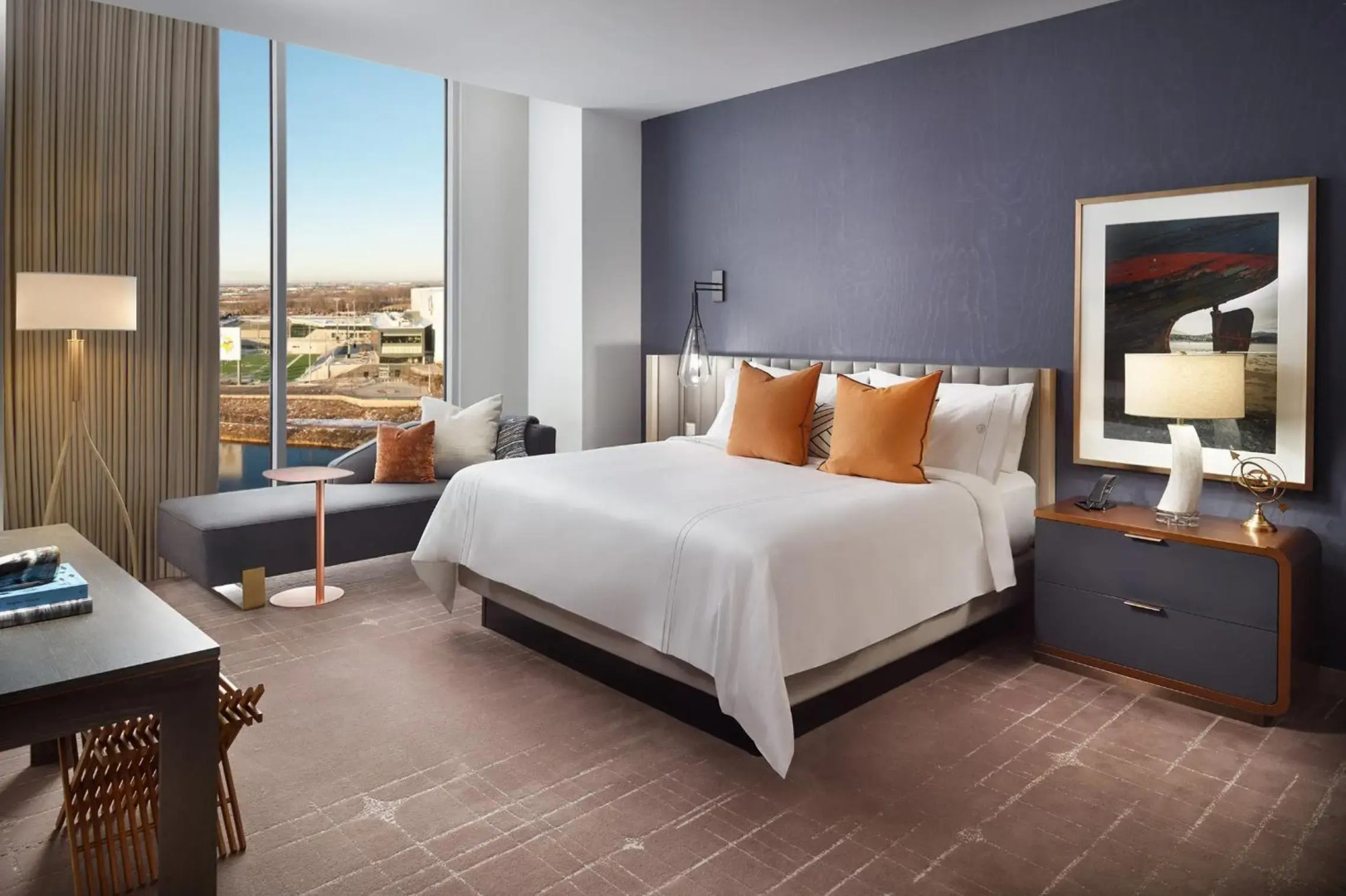 Omni Viking Lakes Hotel