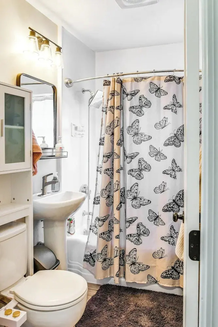 1 Mi to Valley Junction: Pet-friendly Iowa Home