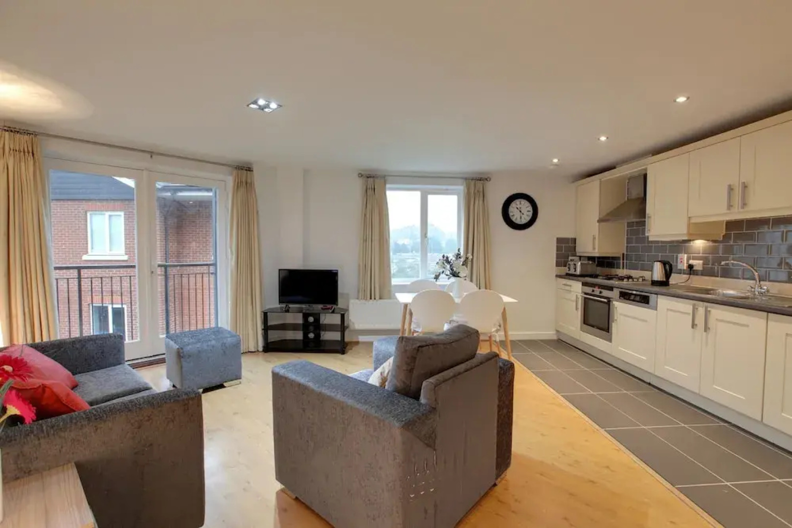 Ravens House Sapphire Apartments