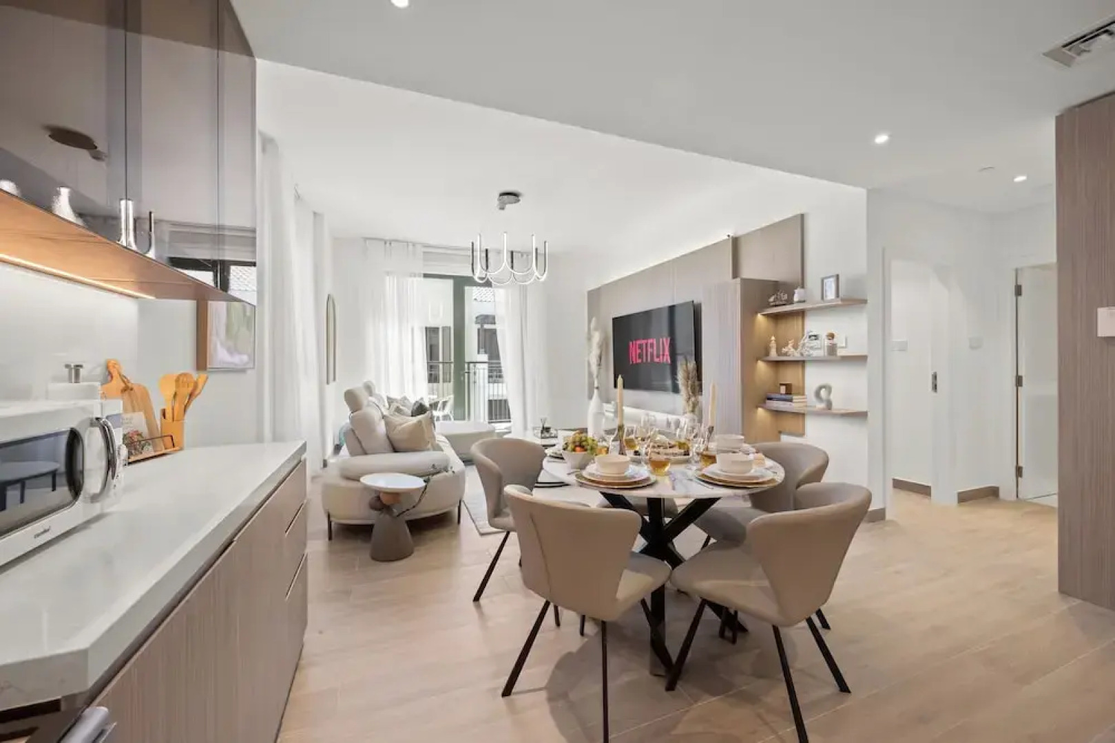 Portside Bliss La Mer 1 BR with Sea View