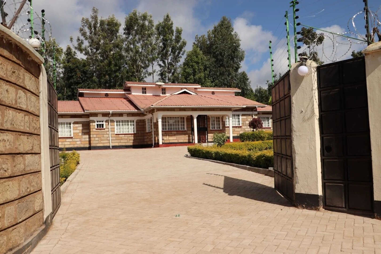 The Meru Manor is a Great Home set in Meru Town