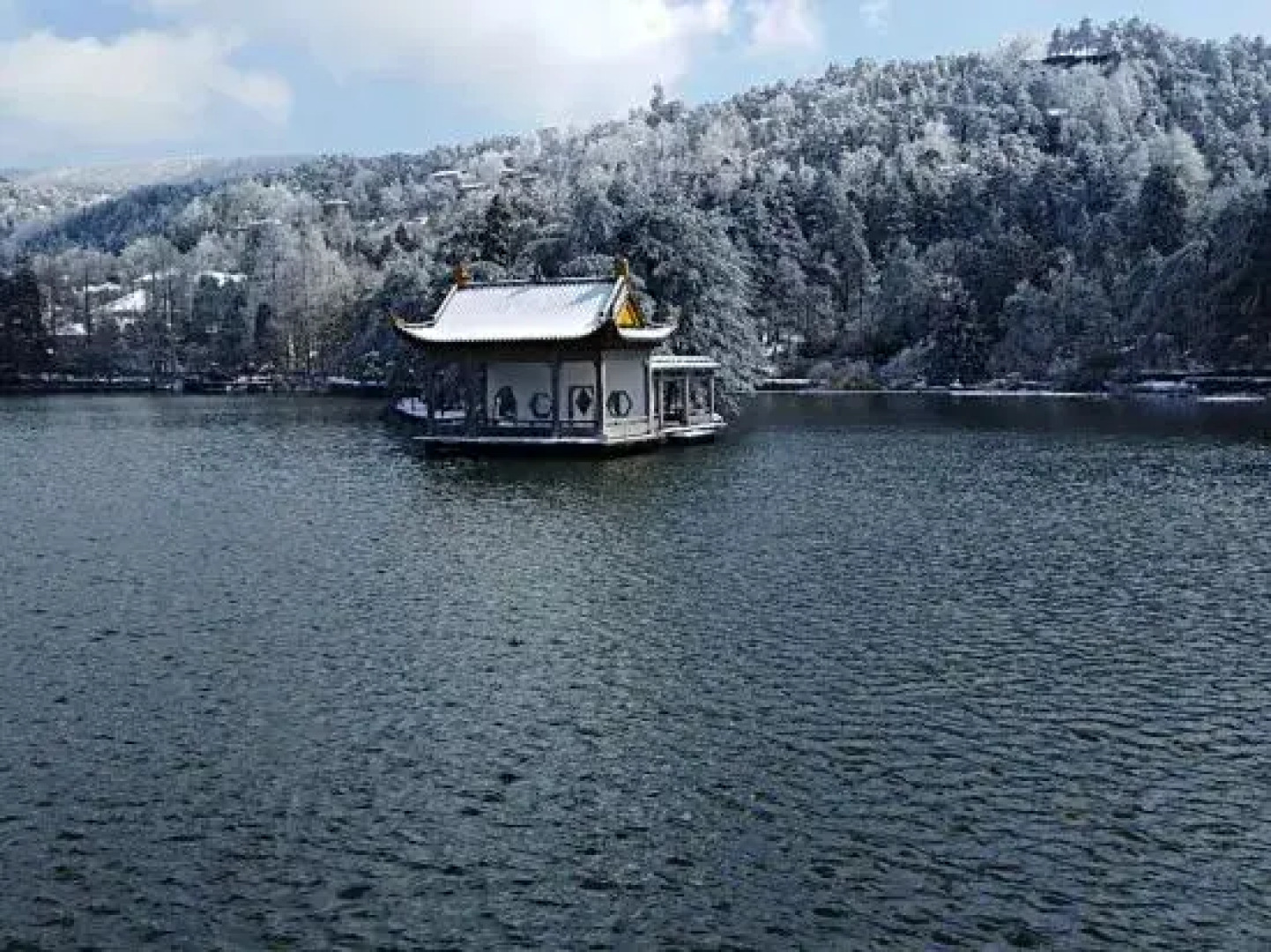 Lushan Dongtian Guesthouse