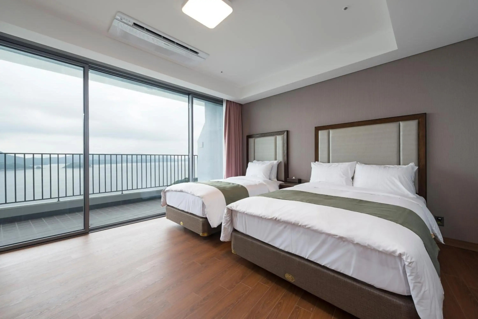 Stanford Hotel & Resort Tongyeong