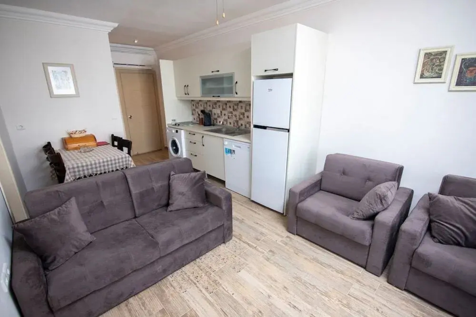 Diplomat 2 Hotel and Apartments